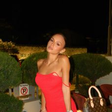 red is my power color🌶️ (1)
