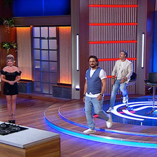 Chef Florin Dumitrescu face o demonstrație incendiară, în platoul MasterChef. Gătește, la foc deschis, o rețetă simplă, dar spectaculoasă wagyu și cunopidă arsă „Mi s-a părut ceva inedit” (5)