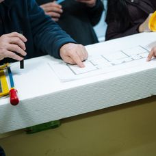 Visuri la Cheie, 15 aprilie 2026. Visuri la Cheie, 15 aprilie 2026. Arhitecții încep să gândească planul de renovare a apartamentului lui Dani. Cristina și Ștefana se întrec pentru a vedea cine va face came (4)