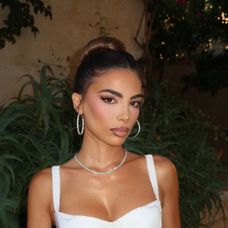 Before wedding @alessiaelefante ❤️🇮🇹Makeup @yassglamm Hair @anais_hairstyle #weddinggoals #ita