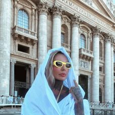 Vaticano (parte 1) Visitinha ao menor país do mundo ! Muito grandioso , riquíssimo , as obras de (1)