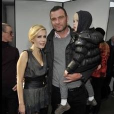Liev Schreiber si familia