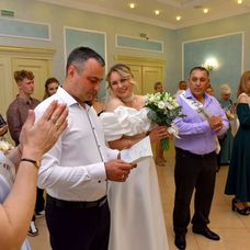 В Гомеле мать и дочь вышли замуж в один деньЦеремония прошла в Новобелицком загсе. Обе невесты  (10)