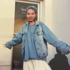 Before acting ever seemed real to her..young Angelina Jolie was fascinated with death, funerals (1)