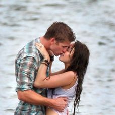 Miley Curus si Liam Hemsworth