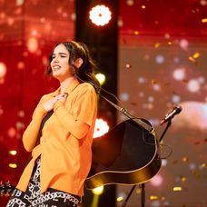Iulia Vîlceanu - golden buzz Pavel și Smiley (34)