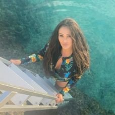 tia carrere2