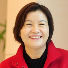 Zhou Qunfei - cea mai bogata din china