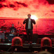 Tudor Chirila canta pe scena Arena Nationala la We Are One