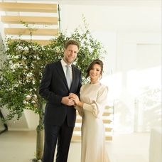 OBORRI MBRETËROR SHQIPTARNJOFTIM ZYRTARFamilja Mbreterore ka kënaqësinë të njoftojë fejesën eLar (1)