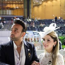 A spectacular evening at the Dubai World Cup 2025 at Meydan Racecourse!Mrs. Tabinda Sanpal graced the occasion wearing @dolcegabbana alongside her husband, Mr. Satish Sanpal, as they witnessed the grandeu (2)