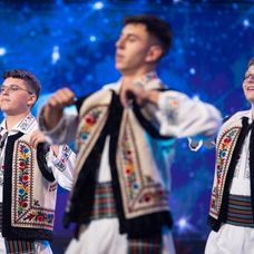 Ansamblul folcloric Mugurașii Mănăstireni (7)