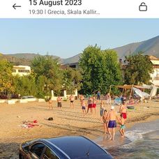un roman a ajuns cu masina in mare in skala kallirachis, thassos
