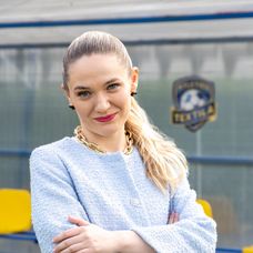 thumbnail_Ioana Niculae - personaj Mirela