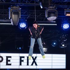 Anca Dinicu - Sariti de pe fix