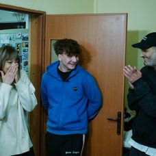 Visuri la Cheie, 15 aprilie 2026. Dani a aflat că tatăl lui a murit chiar în ziua în care a împlinit 14 ani. După ce colegii de clasă i-au organizat o petrecere surpriză, unchiul i-a dat vestea „A venit să  (7)