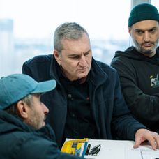 Visuri la Cheie, 15 aprilie 2026. Visuri la Cheie, 15 aprilie 2026. Arhitecții încep să gândească planul de renovare a apartamentului lui Dani. Cristina și Ștefana se întrec pentru a vedea cine va face came (3)
