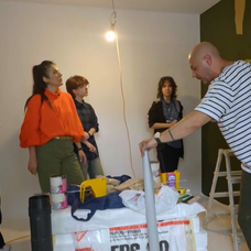 Prietenele Darianei vin pe șantier și dau o mână de ajutor arhitecților. Alex Gavrilescu face echipă cu ele, pentru pictarea camerei acesteia „Cum să nu fie plăcut să lucrezi cu viitorii artiști” (6)