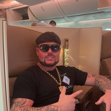 Dubai Iam on me wayy! 🇦🇪@camconciergefirst sorting the job out