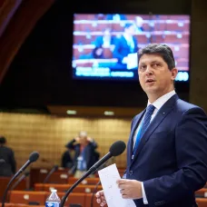 38989847375_28906ac25e_o