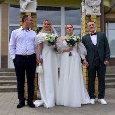 В Гомеле мать и дочь вышли замуж в один деньЦеремония прошла в Новобелицком загсе. Обе невесты  (2)