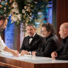Finala MasterChef România, 16 decembrie 2025. Începe ultima degustare a sezonului. Cosmina Boboc, Florentin Drăgoiu și Ștefan Măchiță, ultima șansă de a-i impresiona pe cei trei chefi „Nu am înțe (5)