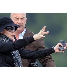 Madonna nu se desparte de Blackberry-ul ei