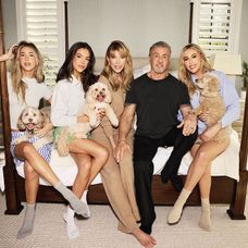 familia lui stallone in casa lor