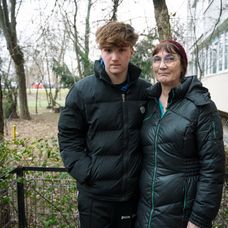 Visuri la Cheie, 15 aprilie 2026. Povestea dureroasă a lui Daniel Buzatu. Și-a pierdut mama la doar opt ani, iar tatăl a decedat cu doar o zi înainte să împlinească 14 ani „Când a intrat în spital, aveam o  (5)