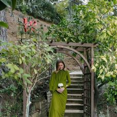 love story in every detail.Alana Hadid’s wedding brought together the Hadid family in the most b (3)