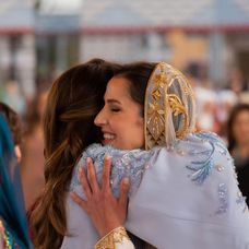 Regina Rania și Rajwa Al-Saif

