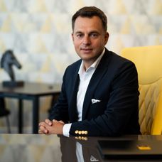 Șef sub acoperire, 21 noiembrie 2024. Alin Hustiu, CEO-ul Domino's Pizza România, devine Șef sub acoperire, în cadrul companiei pe care o conduce, de 12 ani „Vreau să văd atitudinea din te (7)