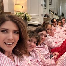 ‘Twas the night… 🎀✨🎄 (1)