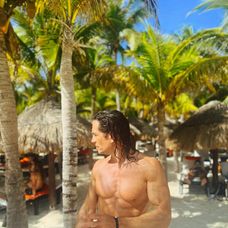 Arena+Agua+Palmera+Sunga=Verano.@vivaresorts @fedenglia @starliveproducciones #onlyatviva#amigosparasiempre (1)