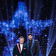 Pavel Bartos si Smiley - Romanii au talent (1)