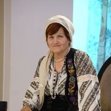 Laura Lavric