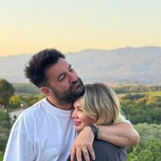 Cât costă o noapte de cazare în locațiile exclusiviste din Toscana în care au fost cazați Smiley, Gina Pistol, Adela Popescu, Radu Vâlcan și prietenii lor (11)