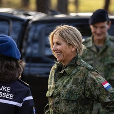 28-10-2025Koningin Máxima bezoekt een militair oefenterrein van het opleidings- en trainingscent (1)