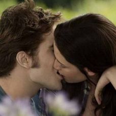 Kristen Stewart si Robert Pattinson