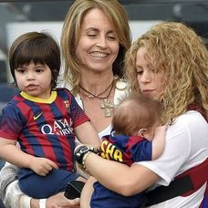 Shakira impreuna cu copiii ei si fosta soacra 