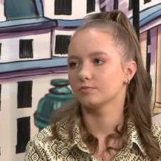 Alexia, tânăra cu brațele replantate din Botoșani 