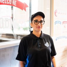  Șef sub acoperire, 21 noiembrie 2024. Șeful sub acoperire își continuă treaba, într-un restaurant abia deschis, în cadrul unui complex rezidențial, dar care nu livrează rezultatele la car (4)