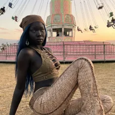 Day oneeee 🖤 #coachella #dayone #coachella2026 #ootd (4)