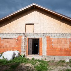 Echipa ajunge la casa începută de Titica, în Bragadiru. Arhitecții sesizează, deja, primele probleme. „Totul a pornit de la o sch (15)