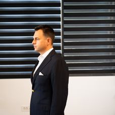 Șef sub acoperire, 21 noiembrie. Alin Hustiu devine Dragoș Popa, un fost șofer, în vârstă de 39 de ani. Cum reacționează copiii și soția acestuia, când îl văd prima oară „O să fie interesant primul s (10)