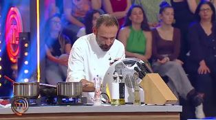 Finala MasterChef România, 16 decembrie 2025. Proba felului principal le-a dat mari bătăi de cap concurenților. Preparatul lui Florentin Drăgoiu le-a atras încă din prima clipă atenția chefilor, dar nu așa cum a sperat: „A pornit-o greșit”