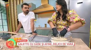 Galette cu caise și afine, delicii de vară