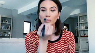 Chiar dacă #StaiAcasă, e important să te simți frumoasă. Sfaturi de make-up cu Geanina Ilieș