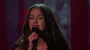 Grammy Awards 2024. Olivia Rodrigo, interpretare dramatică pe scena Grammy Awards 2024! S-a lăsat cu ”sânge” la propriu