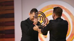 Finala MasterChef 2015: Andrei Voica este marele castigator